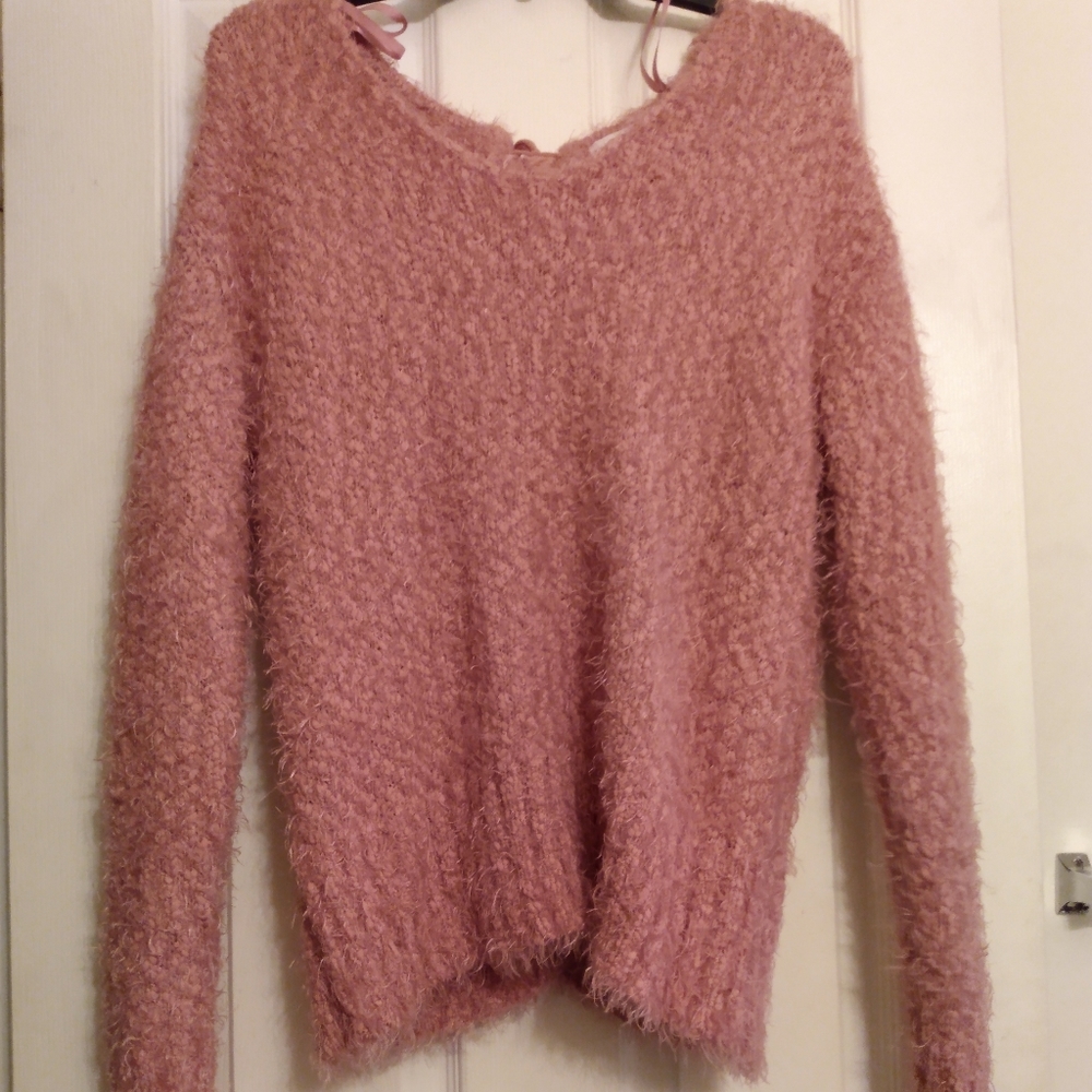 Knox Rose sweater 🌹🌹